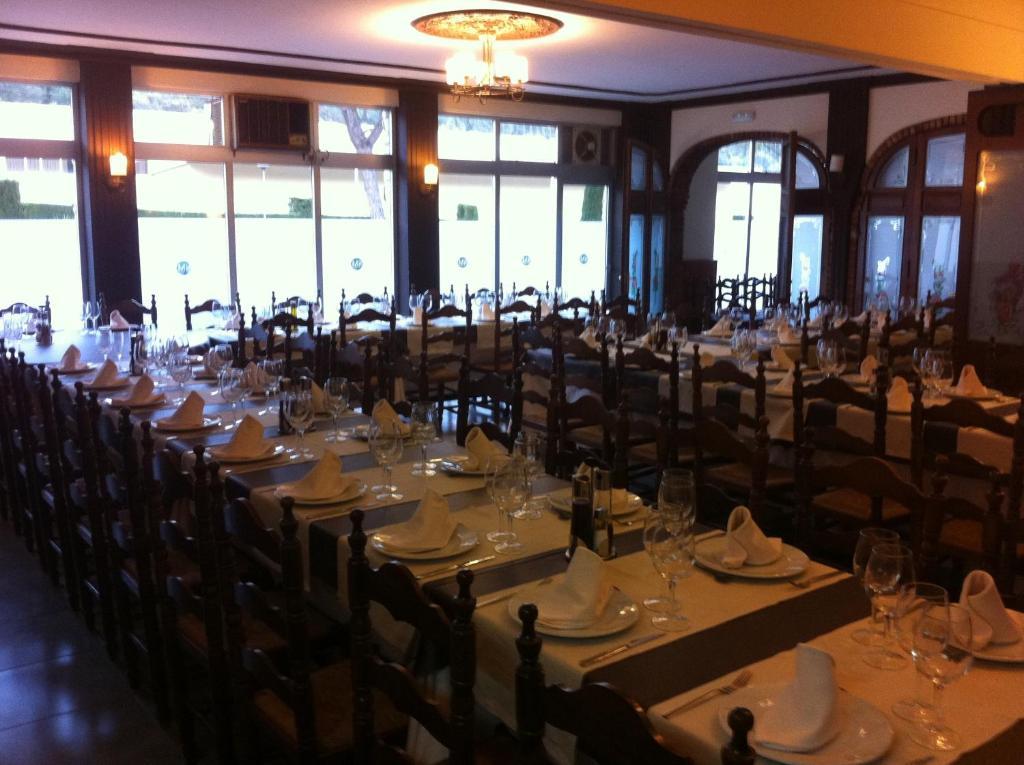 Hostal Sant Marcal Amer Bagian luar foto